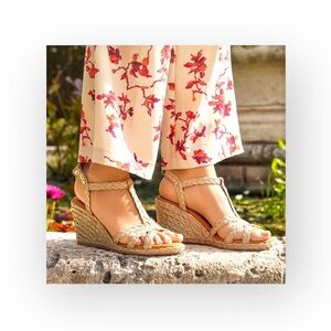 Andre Assous 𖦹 Madina Gold Thread Espadrille Wedge Sandals 𖦹 Raffia 𖦹 39 8.5M 9M